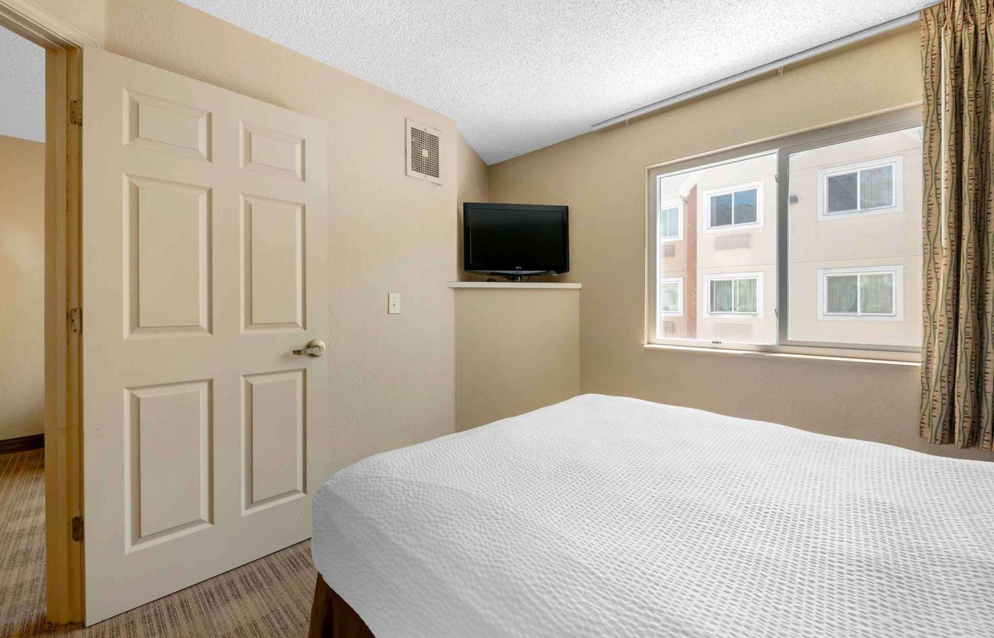 Extended Stay America Select Suites - Jacksonville Salisbury Rd Southpoint Екстер'єр фото