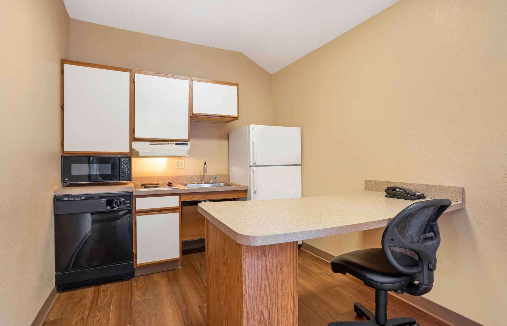 Extended Stay America Select Suites - Jacksonville Salisbury Rd Southpoint Екстер'єр фото