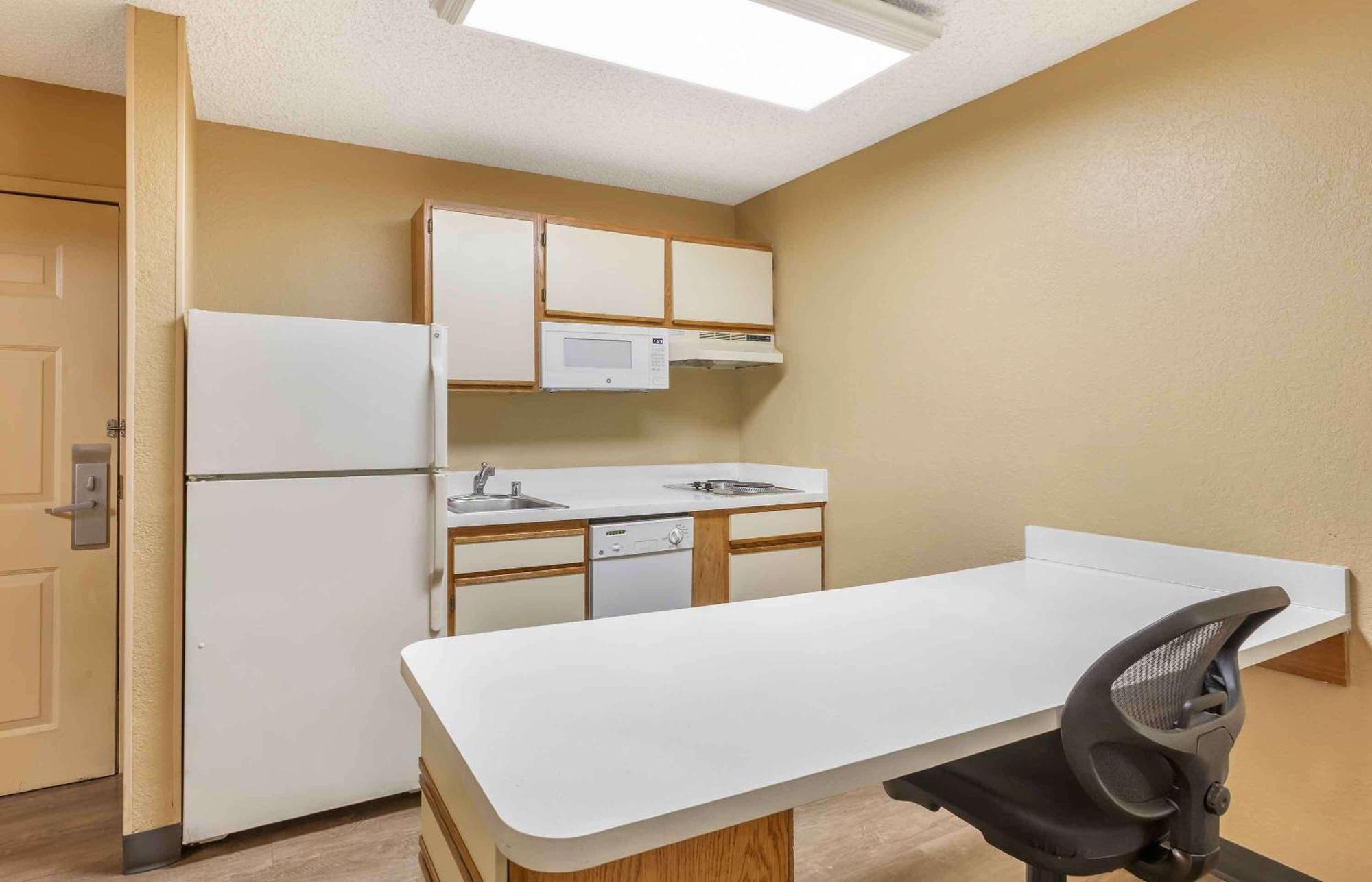 Extended Stay America Select Suites - Jacksonville Salisbury Rd Southpoint Екстер'єр фото