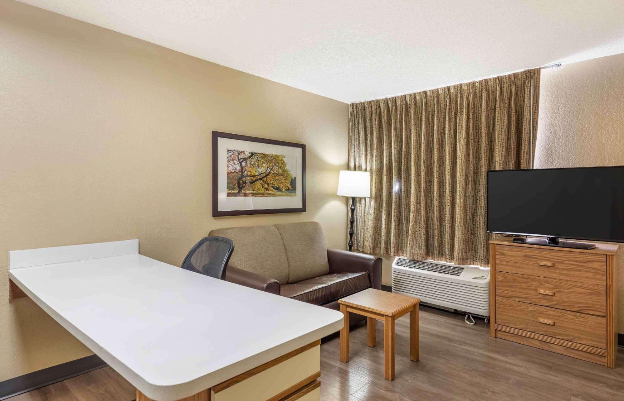 Extended Stay America Select Suites - Jacksonville Salisbury Rd Southpoint Екстер'єр фото