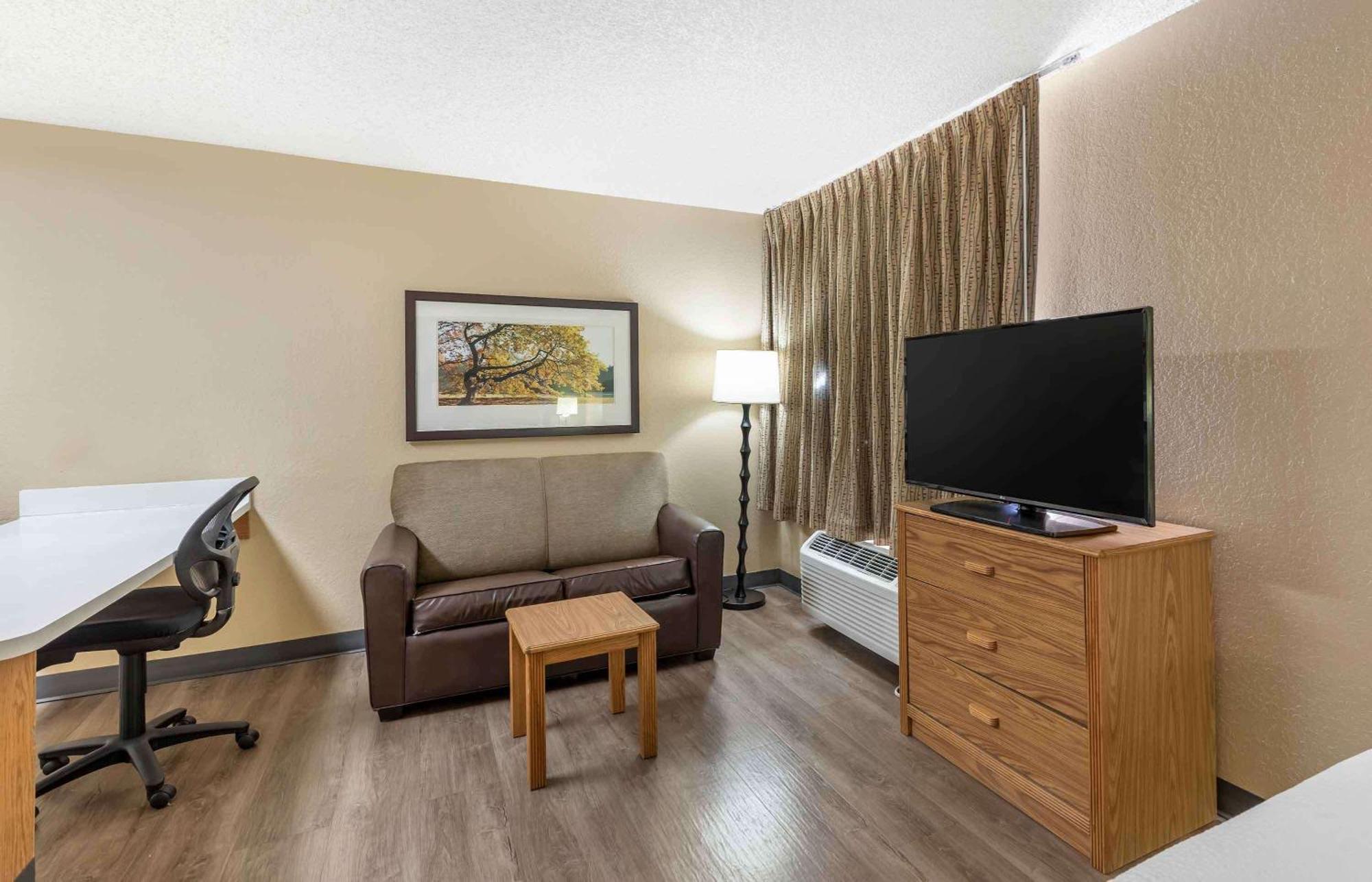Extended Stay America Select Suites - Jacksonville Salisbury Rd Southpoint Екстер'єр фото